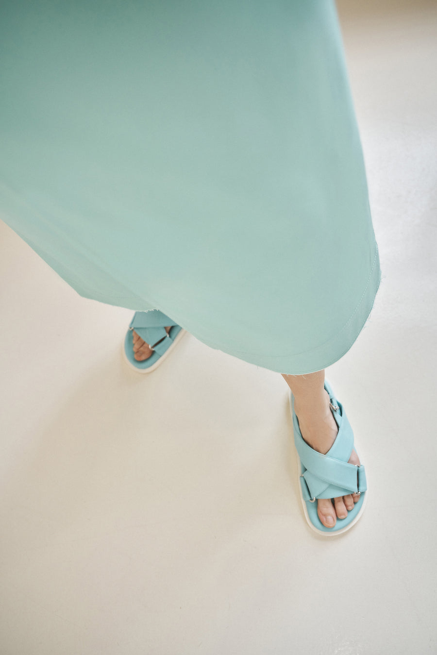 LEATHER SANDALS